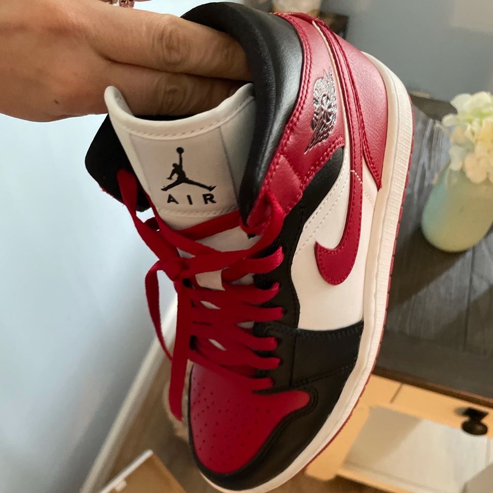 Women’s Air Jordan 1 Sneakers
